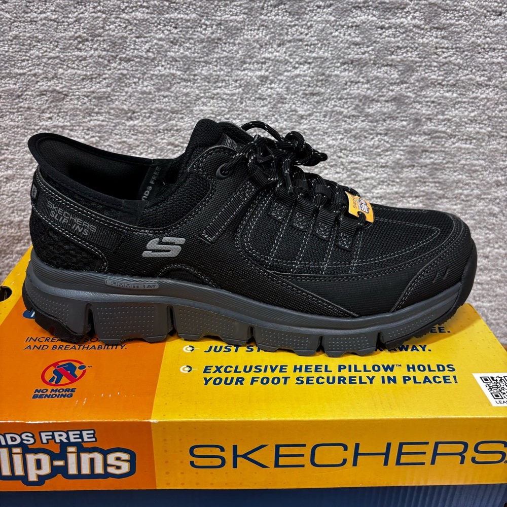 Skechers Men's Sz 9 Sneakers Slip Ins Black Summits AT All Terrain Wide Fit